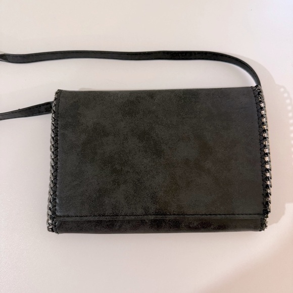 Elegant Chain-Trimmed Wallet Bag - Picture 2 of 16